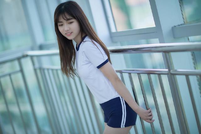 2025今晚必出三肖全面精选解析、专家解析解释与落实—警惕虚假宣传_: 引发热议的事件，背后有什么不为人知的真相？